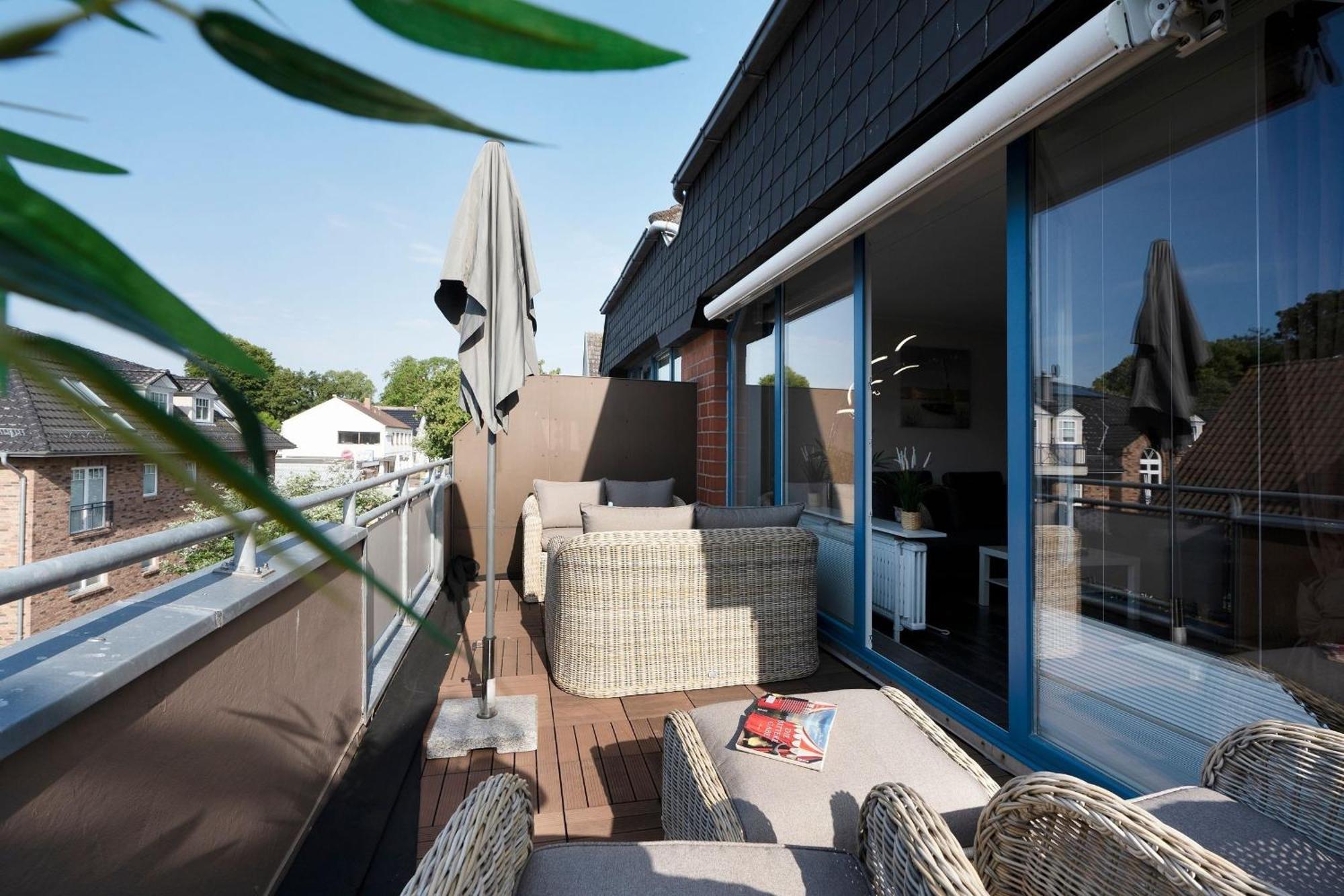 Sunny Side Apartment